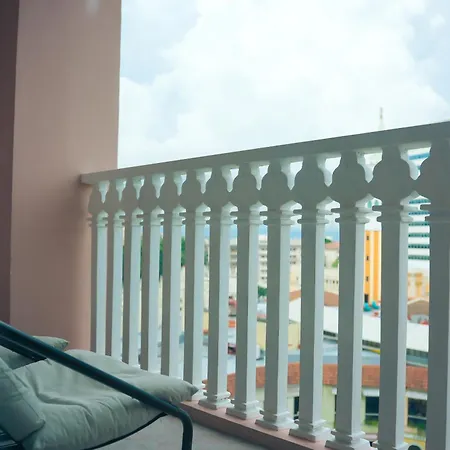 Upscale Stylish Suite Near Bgc And View Of Venice Grand Canal Mall