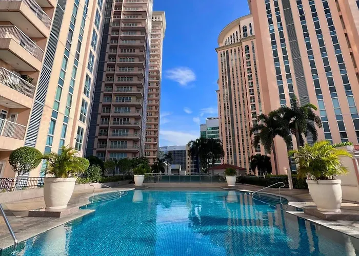 Aparthotel Upscale Stylish Near Bgc And View Of Venice Grand Canal Mall Manila