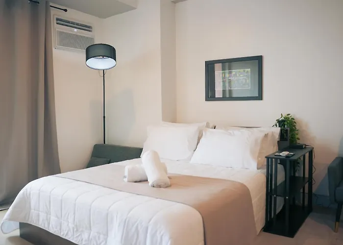 Upscale Stylish Near Bgc And View Of Venice Grand Canal Mall Aparthotel Manila