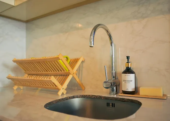 Aparthotel Upscale Stylish Near Bgc And View Of Venice Grand Canal Mall Manila