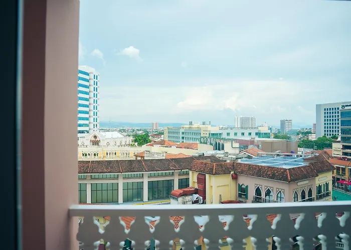 Aparthotel Upscale Stylish Near Bgc And View Of Venice Grand Canal Mall